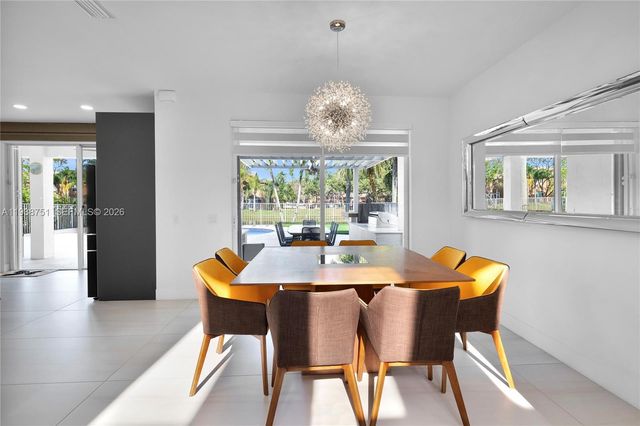 1176 Cedar Falls Dr, Weston, FL 33327