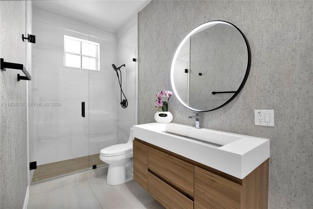 1176 Cedar Falls Dr, Weston, FL 33327