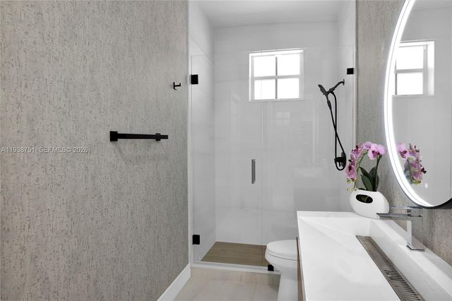 1176 Cedar Falls Dr, Weston, FL 33327