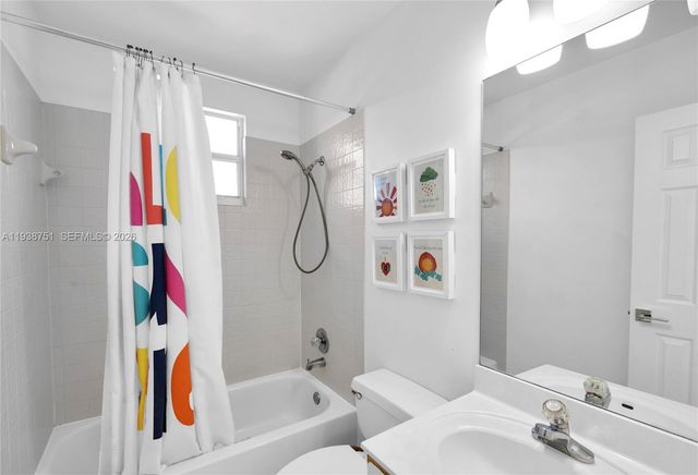 1176 Cedar Falls Dr, Weston, FL 33327