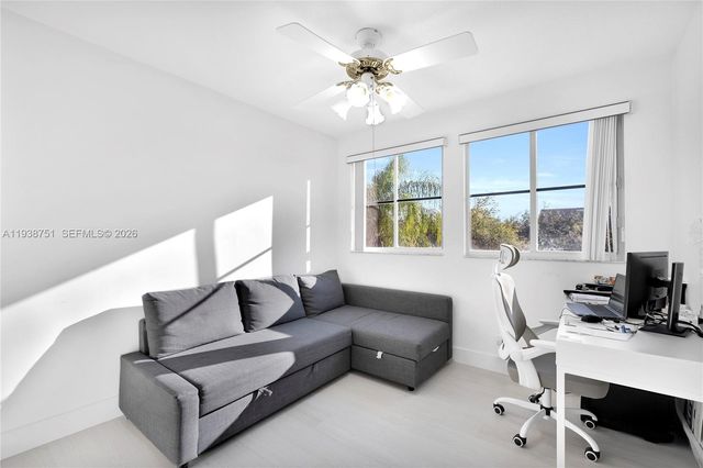 1176 Cedar Falls Dr, Weston, FL 33327