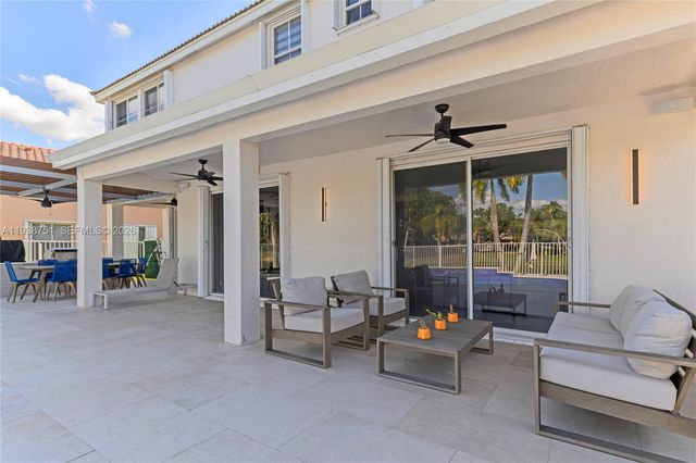 1176 Cedar Falls Dr, Weston, FL 33327