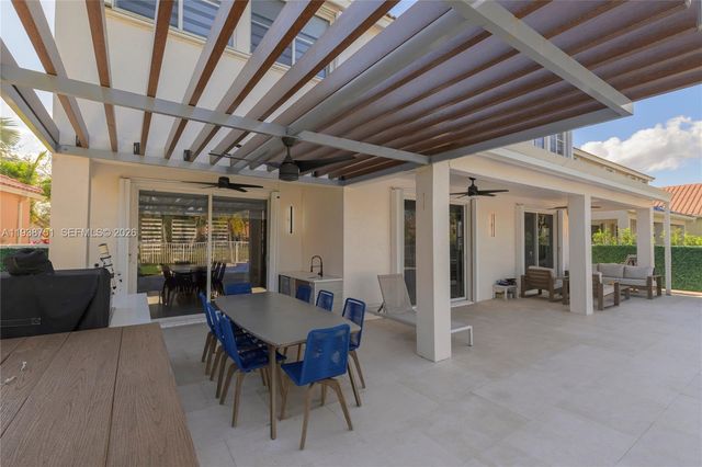 1176 Cedar Falls Dr, Weston, FL 33327