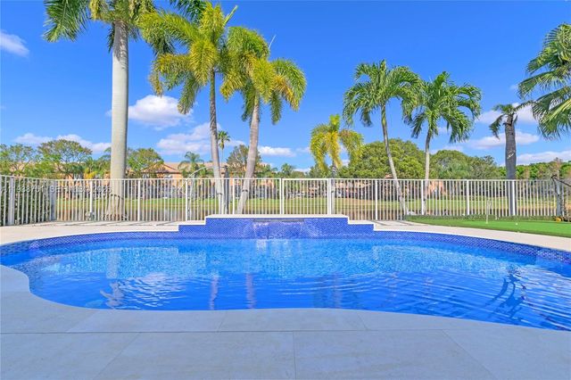 1176 Cedar Falls Dr, Weston, FL 33327