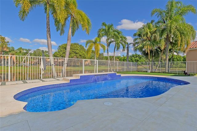 1176 Cedar Falls Dr, Weston, FL 33327
