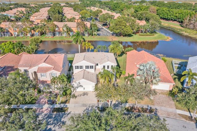 1176 Cedar Falls Dr, Weston, FL 33327