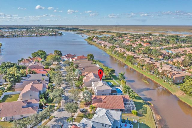 1176 Cedar Falls Dr, Weston, FL 33327