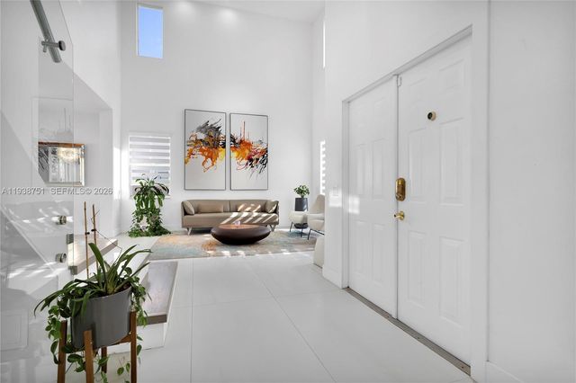 1176 Cedar Falls Dr, Weston, FL 33327