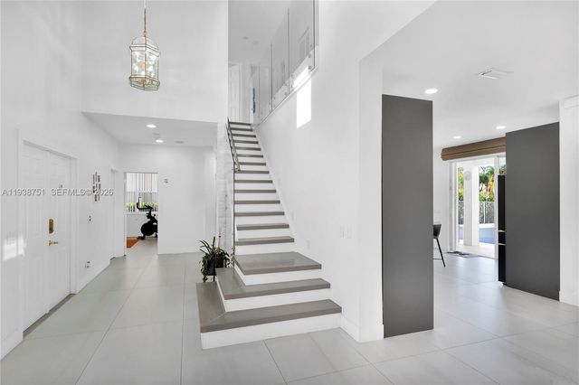 1176 Cedar Falls Dr, Weston, FL 33327