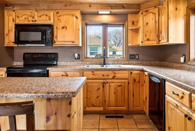 936 LINCOLN STREET, Menasha, WI 54952