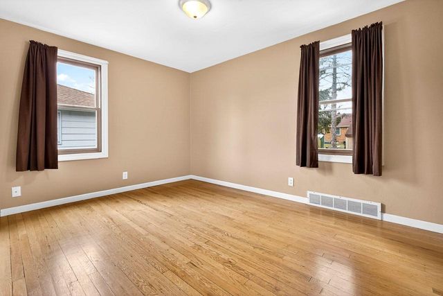 936 LINCOLN STREET, Menasha, WI 54952