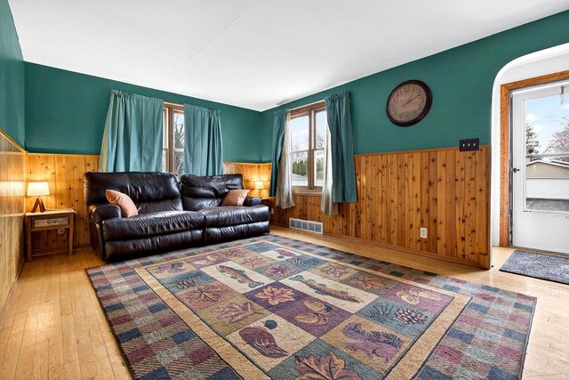 936 LINCOLN STREET, Menasha, WI 54952