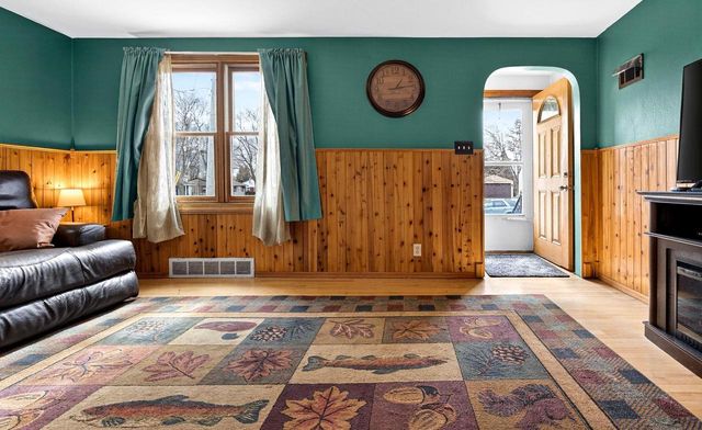 936 LINCOLN STREET, Menasha, WI 54952