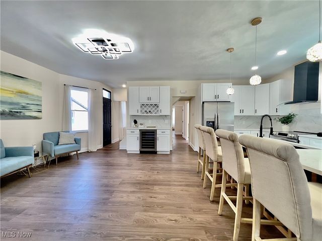 1911 Corning Avenue, Cleveland, OH 44109