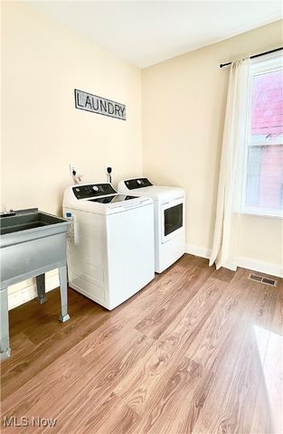 1911 Corning Avenue, Cleveland, OH 44109