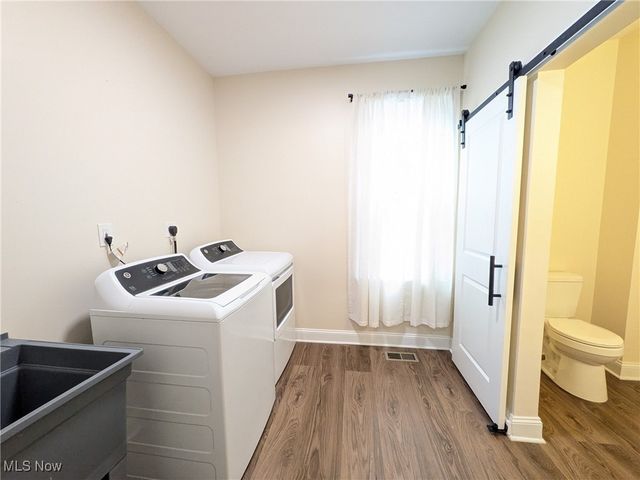 1911 Corning Avenue, Cleveland, OH 44109