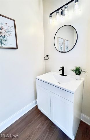 1911 Corning Avenue, Cleveland, OH 44109