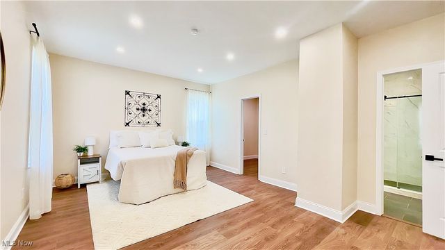 1911 Corning Avenue, Cleveland, OH 44109