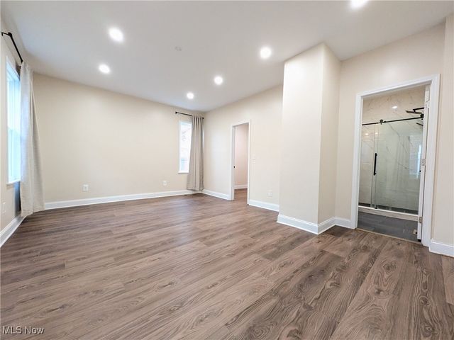 1911 Corning Avenue, Cleveland, OH 44109