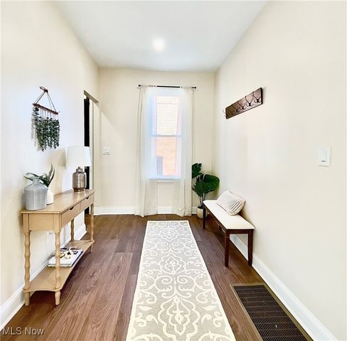 1911 Corning Avenue, Cleveland, OH 44109