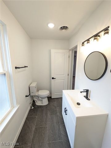 1911 Corning Avenue, Cleveland, OH 44109