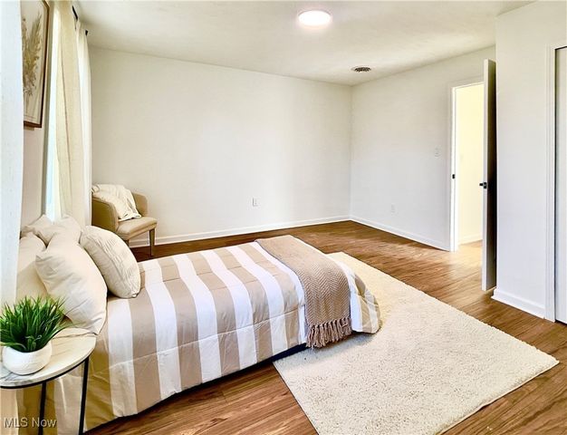 1911 Corning Avenue, Cleveland, OH 44109