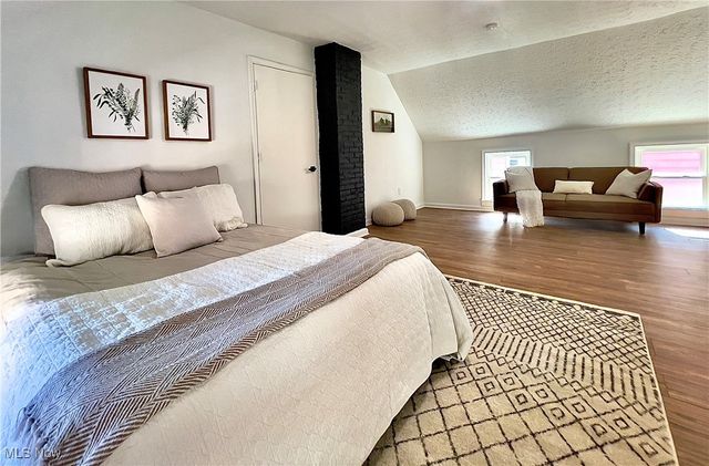 1911 Corning Avenue, Cleveland, OH 44109