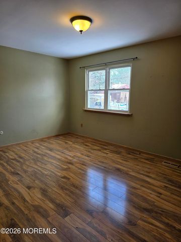 22 Mizzen Drive, Barnegat, NJ 08005