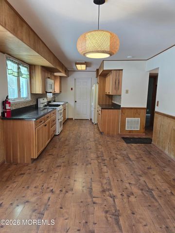 22 Mizzen Drive, Barnegat, NJ 08005