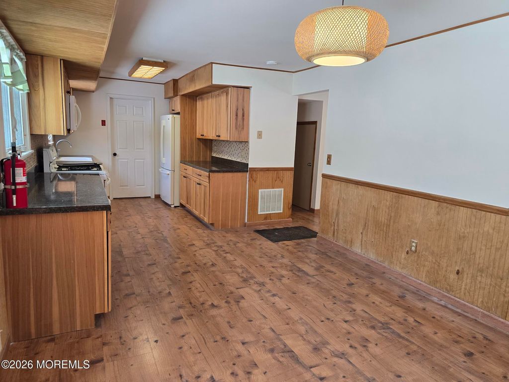 22 Mizzen Drive, Barnegat, NJ 08005