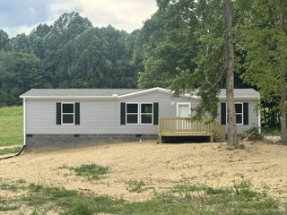 5176 White Springs Ln, Lafayette, TN 37083
