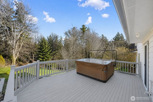 844 Holbeck Drive, Camano Island, WA 98282