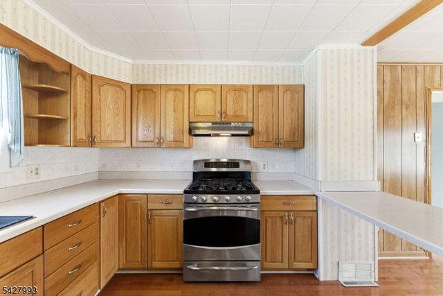 12 Driscoll St, Manville Boro, NJ 08835