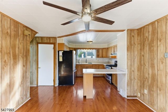 12 Driscoll St, Manville Boro, NJ 08835