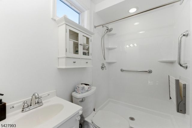 12 Driscoll St, Manville Boro, NJ 08835