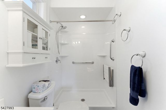 12 Driscoll St, Manville Boro, NJ 08835