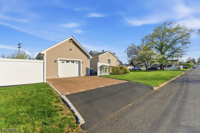 12 Driscoll St, Manville Boro, NJ 08835