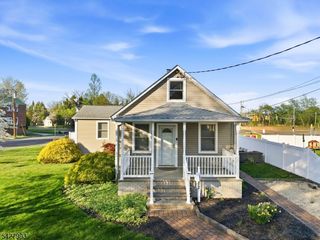 12 Driscoll St, Manville Boro, NJ 08835