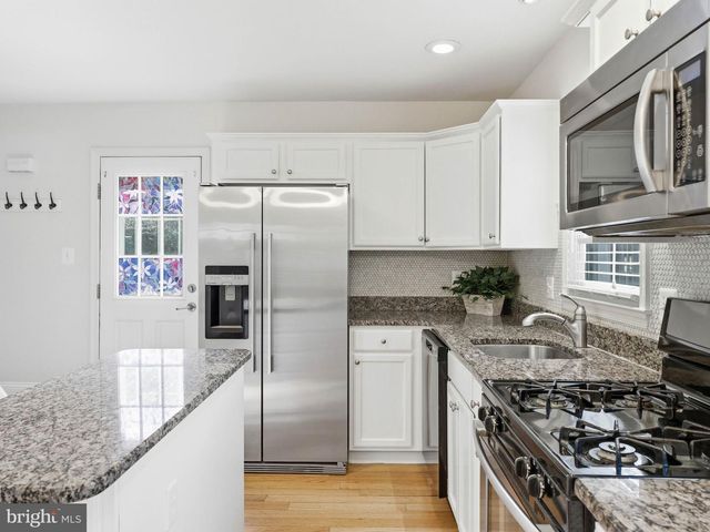 402 AUSTIN AVE, Barrington, NJ 08007