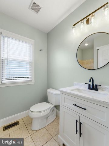 402 AUSTIN AVE, Barrington, NJ 08007