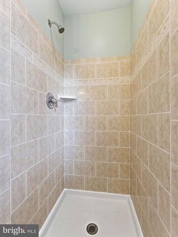 402 AUSTIN AVE, Barrington, NJ 08007