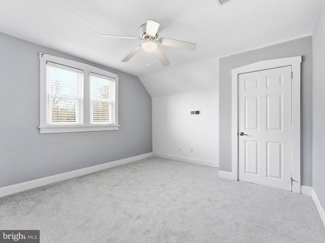 402 AUSTIN AVE, Barrington, NJ 08007