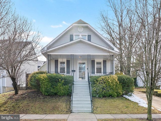 402 AUSTIN AVE, Barrington, NJ 08007