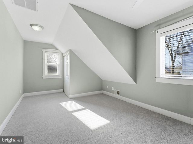 402 AUSTIN AVE, Barrington, NJ 08007