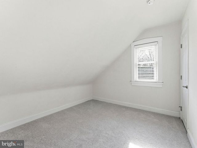 402 AUSTIN AVE, Barrington, NJ 08007