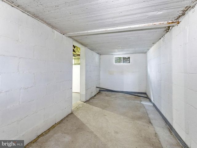 402 AUSTIN AVE, Barrington, NJ 08007