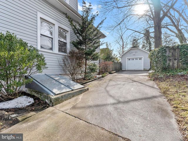 402 AUSTIN AVE, Barrington, NJ 08007