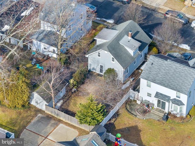 402 AUSTIN AVE, Barrington, NJ 08007