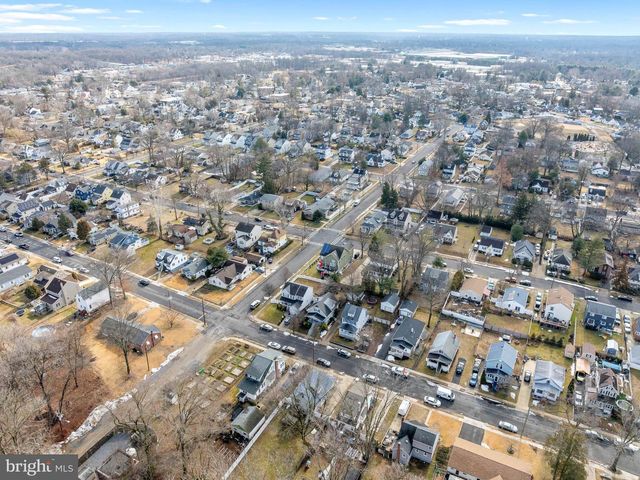 402 AUSTIN AVE, Barrington, NJ 08007