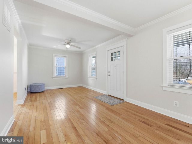 402 AUSTIN AVE, Barrington, NJ 08007